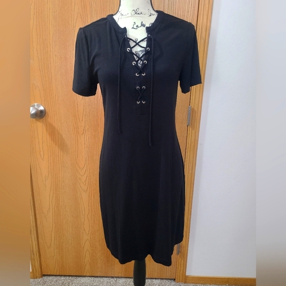 White House Black Market Lace Up Neckline T-shirt Dress - Picture 1 of 3